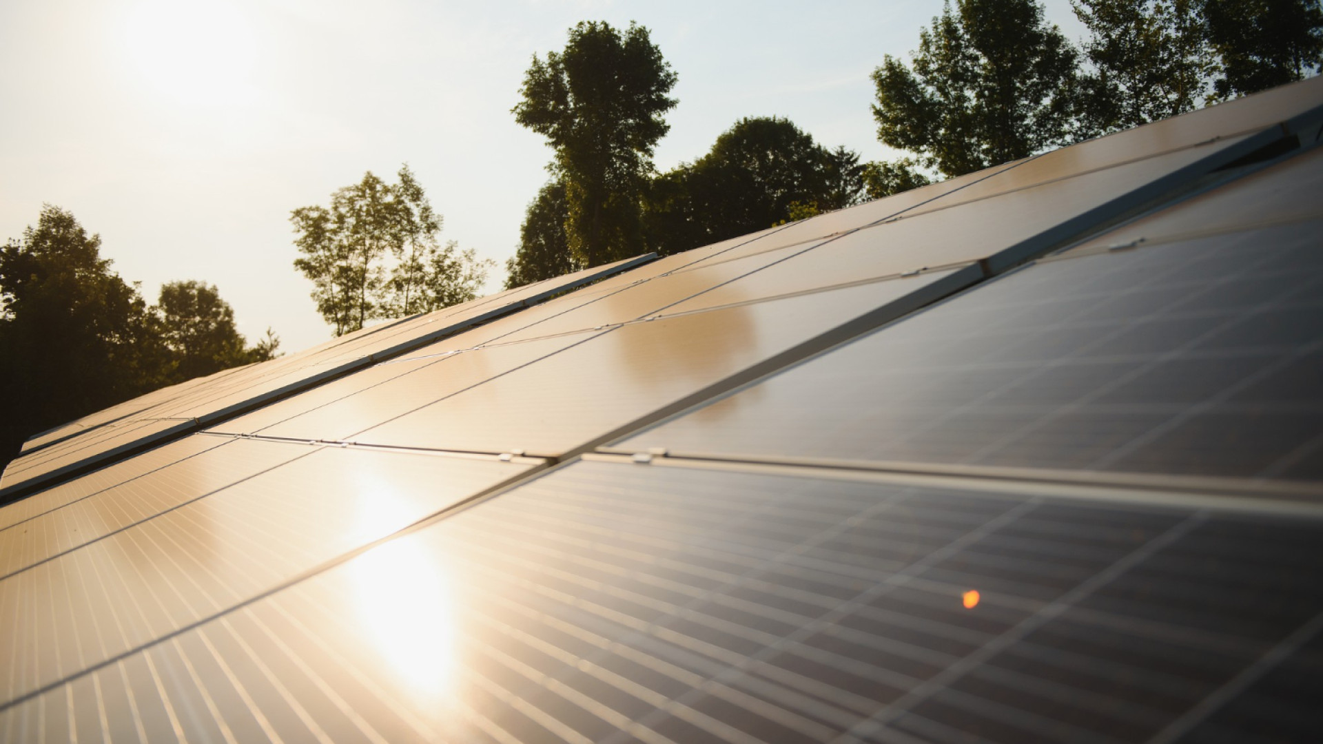 Peut-on installer des panneaux solaires par ses propres moyens ?